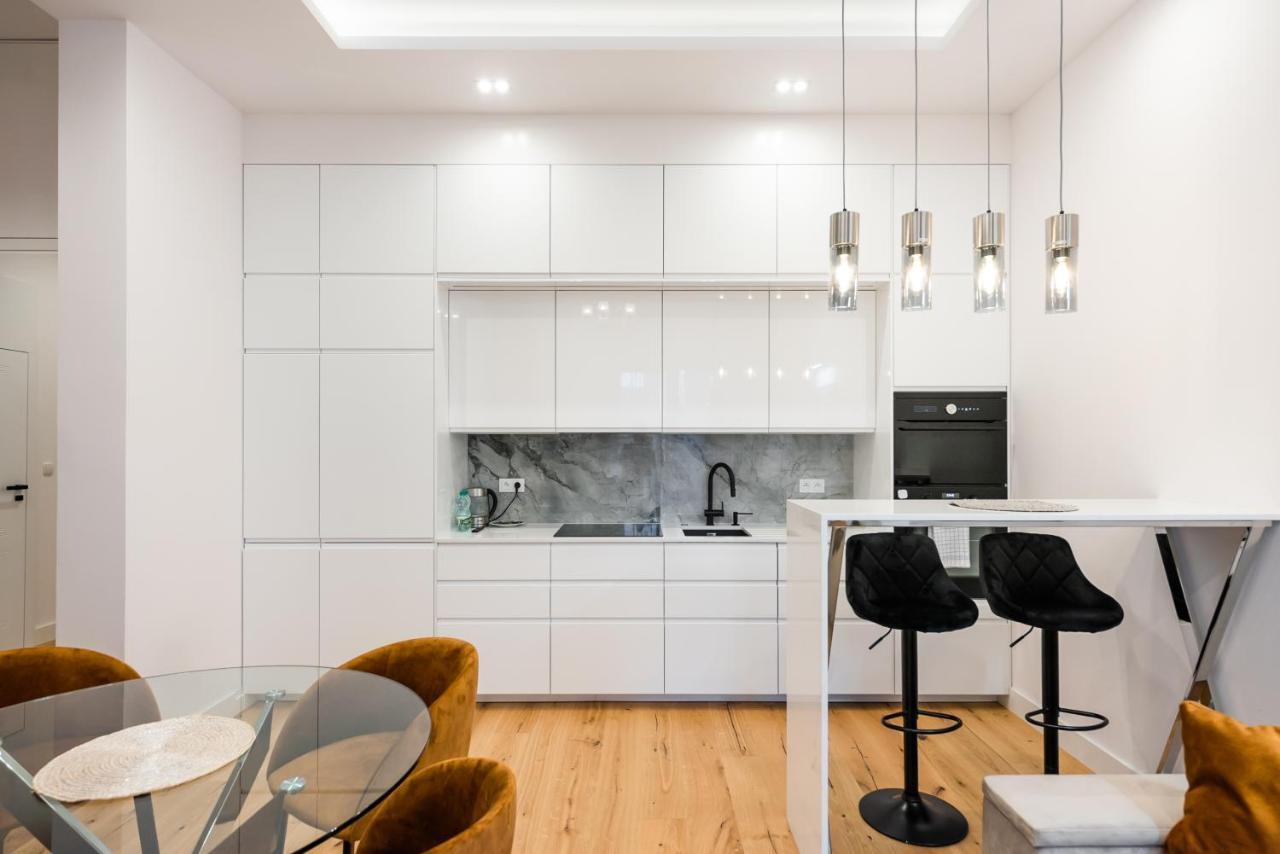 Zlota Sophisticated Apartment วอร์ซอ ภายนอก รูปภาพ